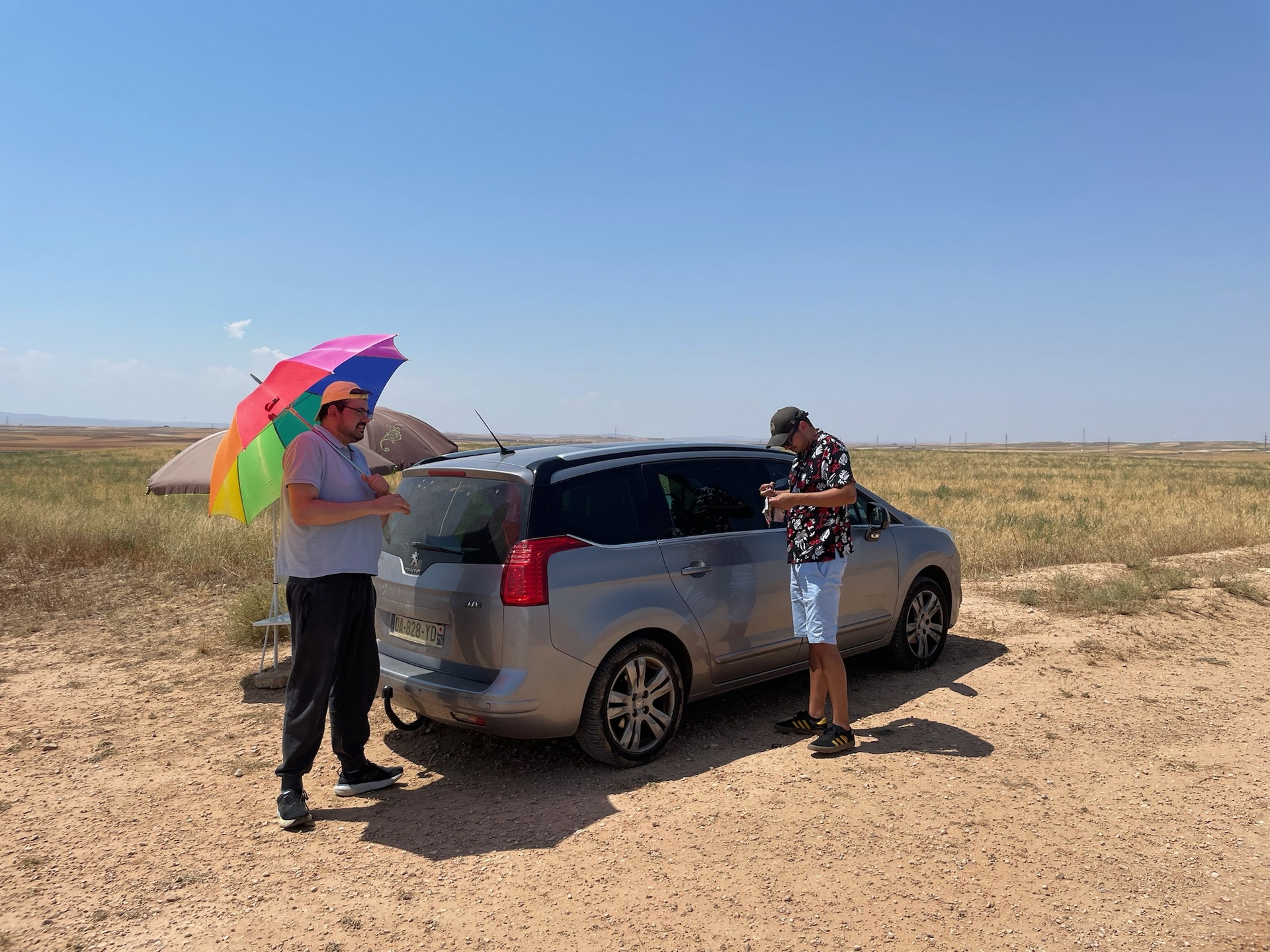It looks like Gay Pride in the desert 😂